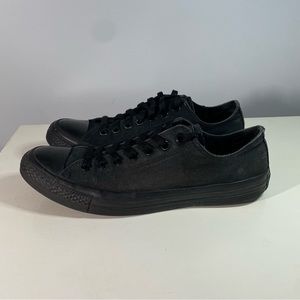 Converse All Stars Low Top Sneakers All Back - Men’s 8.5 Women’s 10.5